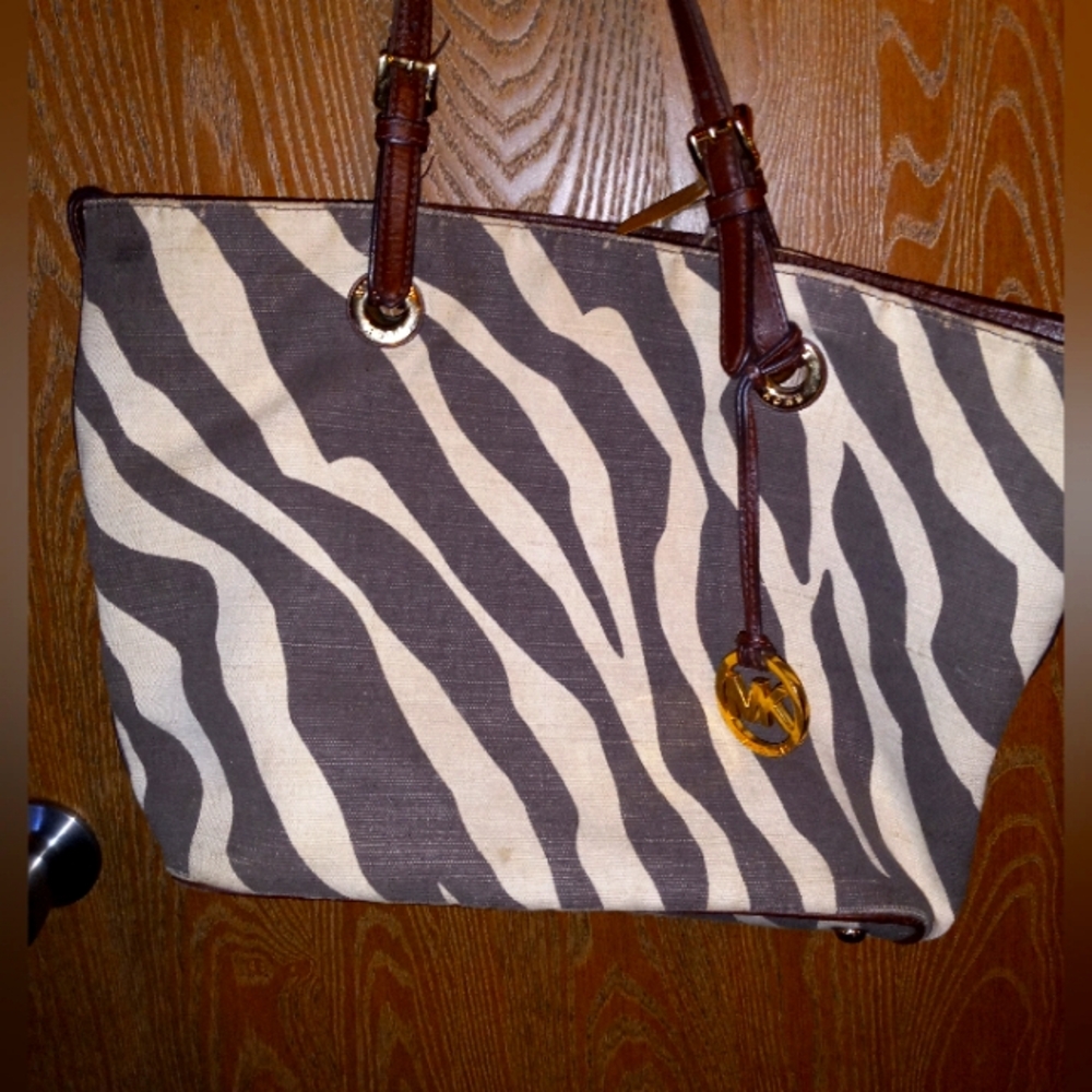 EUC Michael Kors Bag bwn zebra